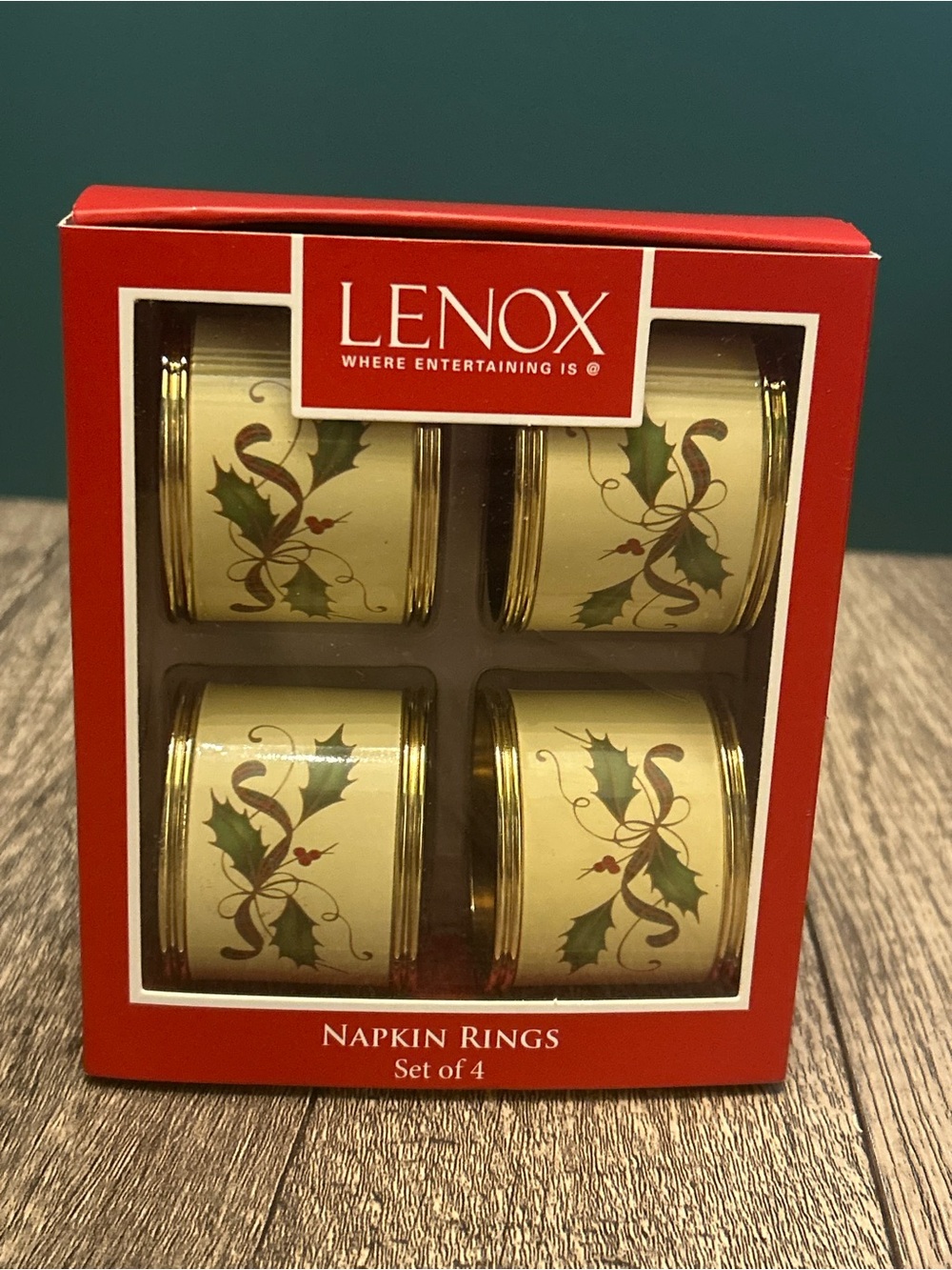 NWT Lenox Holiday Nouveau Napkin Rings Set of 4 Christmas Table Decor